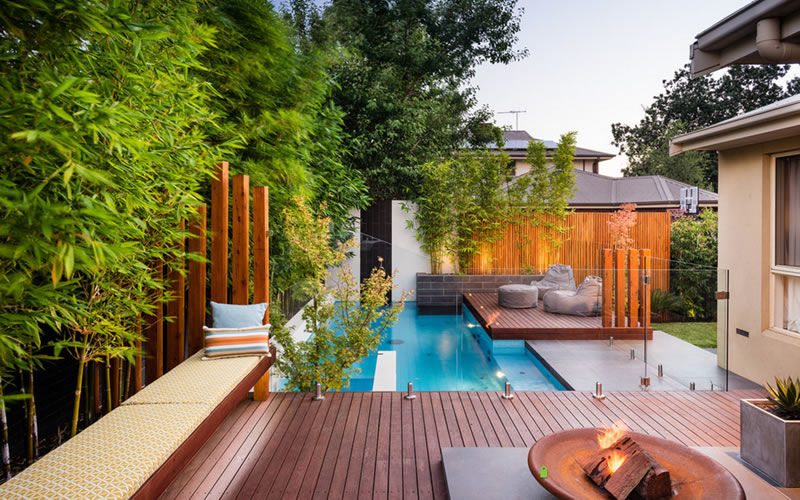 Right deck for backyard