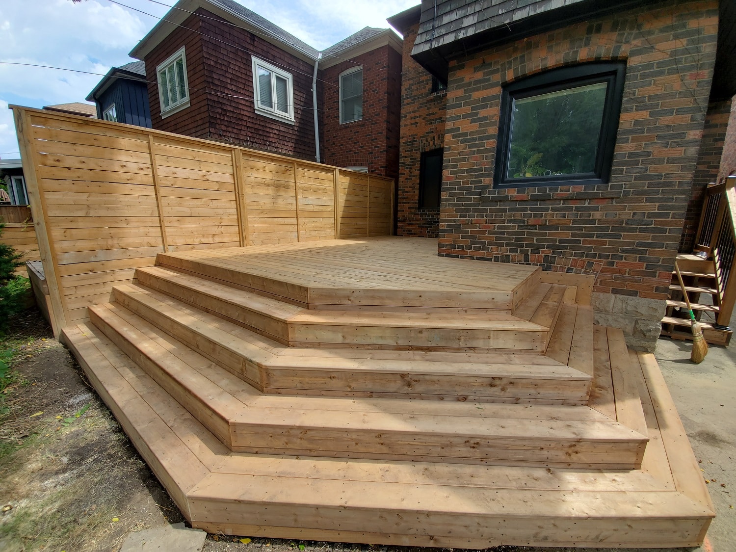 Deck builders in Toronto PT Deck