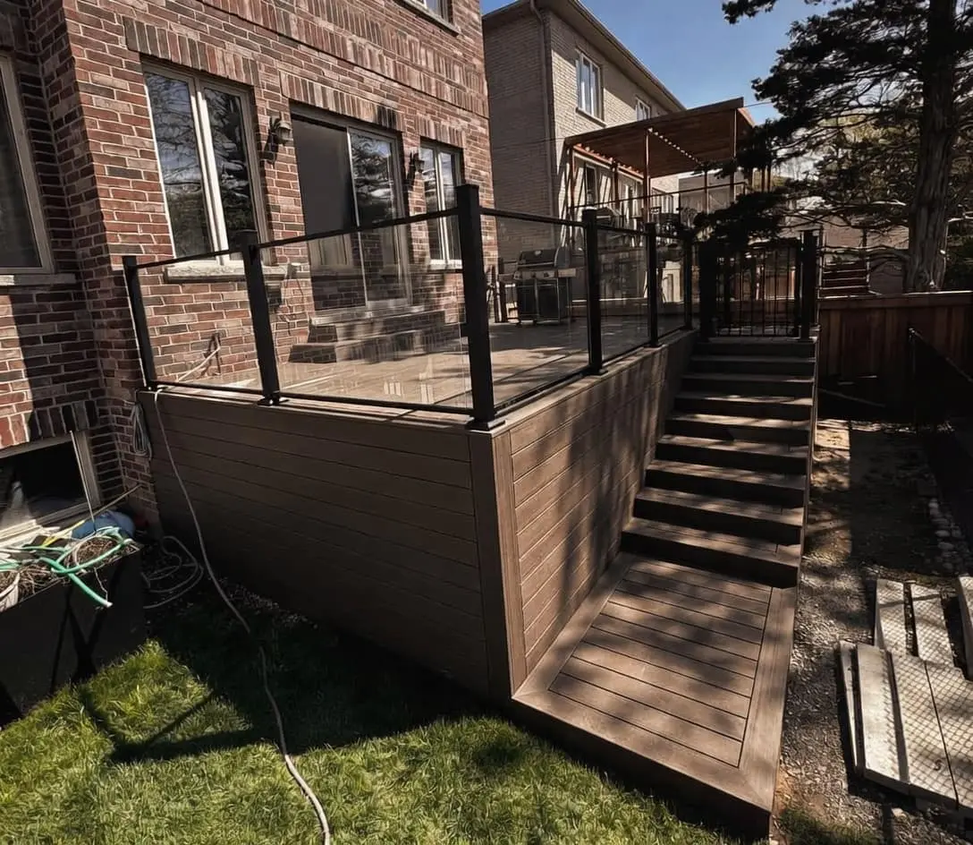 Aluminum and glass deck railing Toronto & GTA